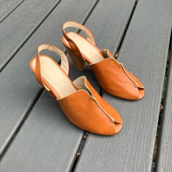 Unbranded Shoes - Tan peep toe chunky block slingback heels size 7.5 New With Defects